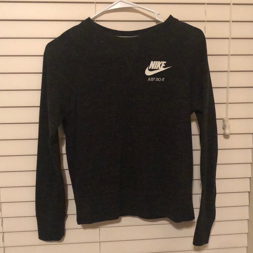 black/gray long sleeve nike shirt